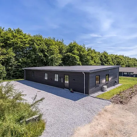 Evdokija - 30km From The Sea By Interhome 펜션
